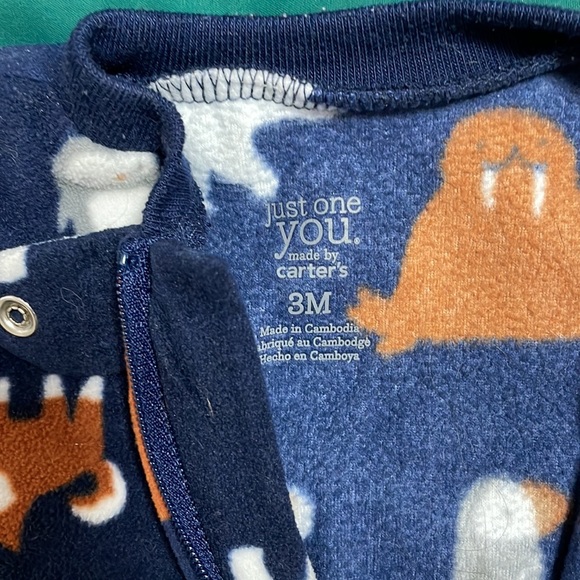 Bundle for discount 4 for $20- Baby pajamas. One fleece, one cotton. 0-3 month - Picture 3 of 6